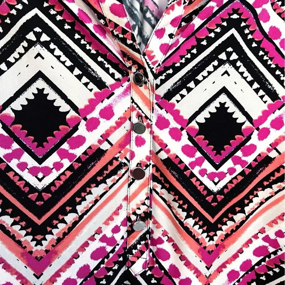 Alfani Women’s Pink/Black Short Sleeve Geometric Print Collared Top Plus Size 2X - Picture 3 of 5